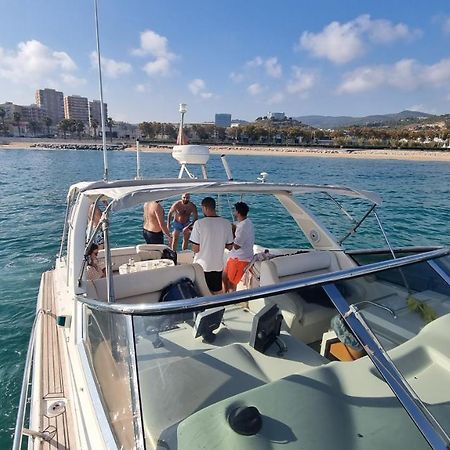 Cozy Yacht Lodge In Barcelona With Boat Tour Option Sant Adria de Besos Εξωτερικό φωτογραφία