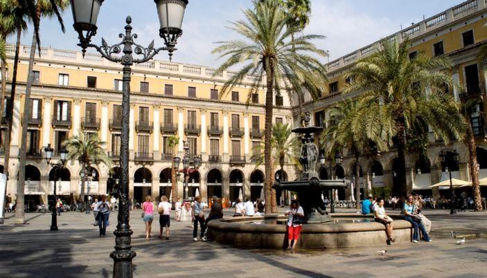 Cozy Yacht Lodge In Barcelona With Boat Tour Option Sant Adria de Besos Εξωτερικό φωτογραφία