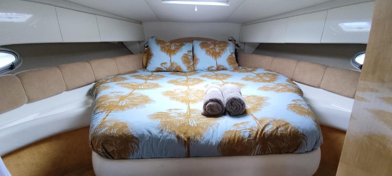 Cozy Yacht Lodge In Barcelona With Boat Tour Option Sant Adria de Besos Εξωτερικό φωτογραφία