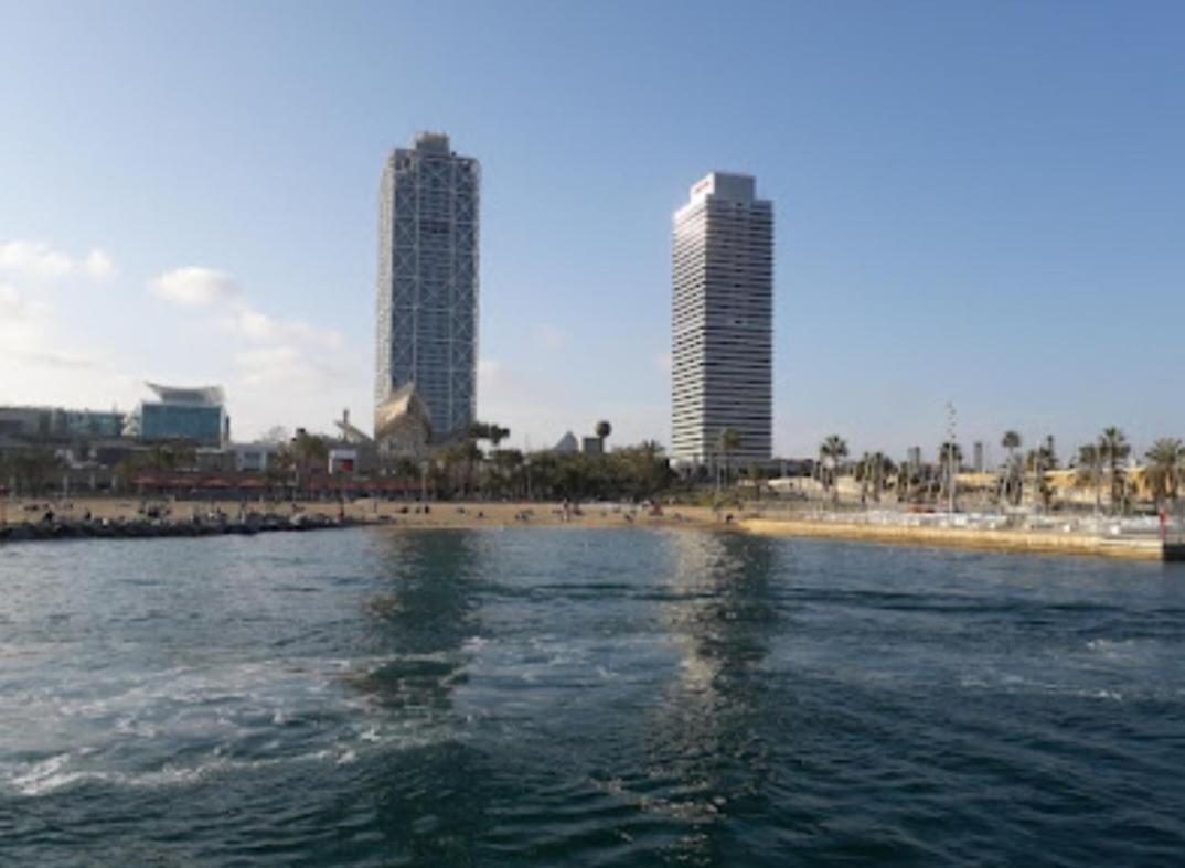 Cozy Yacht Lodge In Barcelona With Boat Tour Option Sant Adria de Besos Εξωτερικό φωτογραφία
