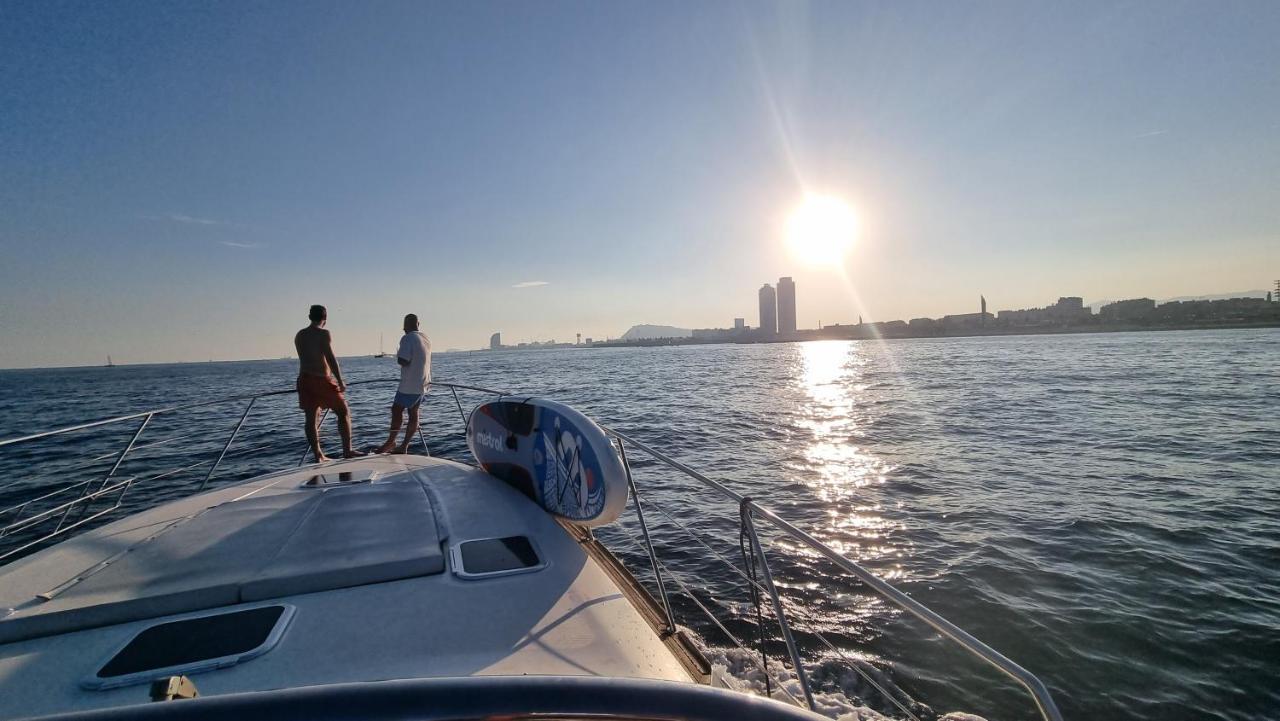 Cozy Yacht Lodge In Barcelona With Boat Tour Option Sant Adria de Besos Εξωτερικό φωτογραφία